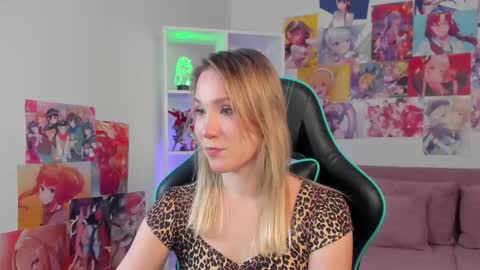 elaravoltage online show from 03.18.26