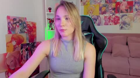 elaravoltage online show from 04.15.26