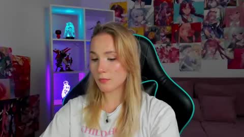 elaravoltage online show from 04.22.26