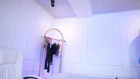 Elasummeer online show from 09.29.25