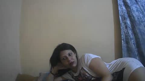 Isabella online show from 12.20.25