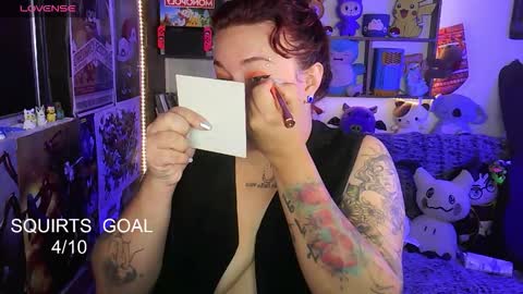 Snapshot of electricsapphire chatting on 12.21.25 Alejandra online show from 12.21.25