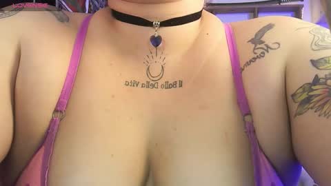 Snapshot of electricsapphire chatting on 01.10.26 Alejandra online show from 01.10.26