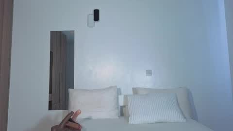 Nika online show from 10.21.25