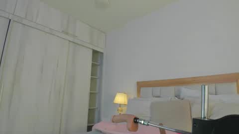 Elena online show from 12.21.25