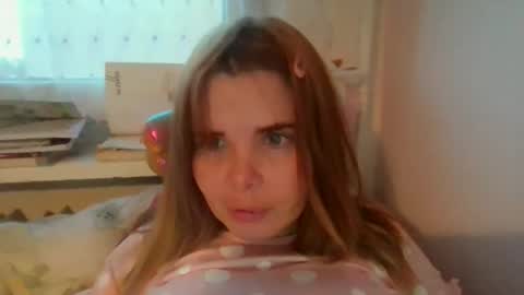 Snapshot of elenaflirt chatting on 12.18.25 Elena online show from 12.18.25