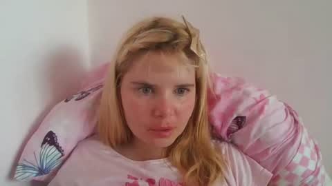 Snapshot of elenaflirt chatting on 07.18.26 Elena online show from 07.18.26