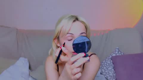 Snapshot of elenamonroe_ chatting on 05.02.26 elenamonroe_ online show from 05.02.26