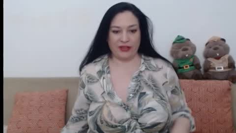 Snapshot of elenatroyy chatting on 03.04.25 ElenaTroyy online show from 03.04.25