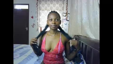 Snapshot of eleniedoll chatting on 02.24.26 eleniedoll online show from 02.24.26