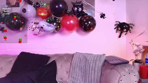 elenna_boobs_ online show from 10.23.25