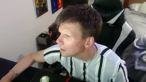 Snapshot of elevatetlb chatting on 09.19.25 Walker online show from 09.19.25