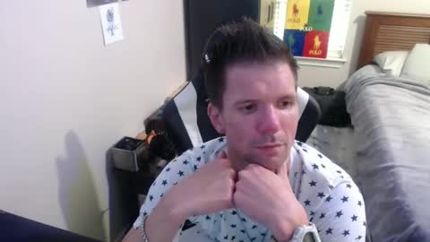 Snapshot of elevatetlb chatting on 09.20.25 Walker online show from 09.20.25