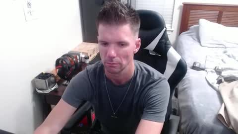 Snapshot of elevatetlb chatting on 09.27.25 Walker online show from 09.27.25