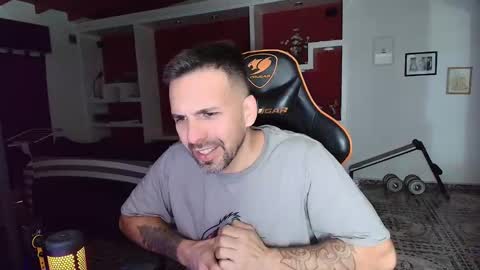 Snapshot of elfetas chatting on 12.16.24 elfetas online show from 12.16.24