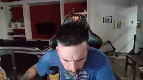 Snapshot of elfetas chatting on 12.31.24 elfetas online show from 12.31.24