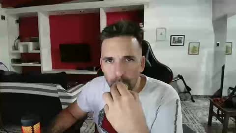 Snapshot of elfetas chatting on 01.04.25 elfetas online show from 01.04.25