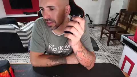 Snapshot of elfetas chatting on 01.10.25 elfetas online show from 01.10.25