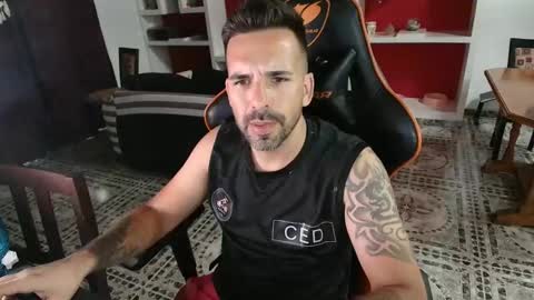 Snapshot of elfetas chatting on 01.14.25 elfetas online show from 01.14.25