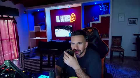 Snapshot of elfetas chatting on 11.30.25 elfetas online show from 11.30.25