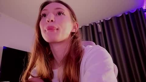 Snapshot of elfiecollins chatting on 04.18.26 Elfie online show from 04.18.26