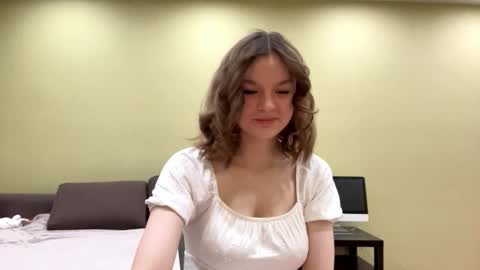 Snapshot of elfredabalderama chatting on 02.25.26 Mila online show from 02.25.26