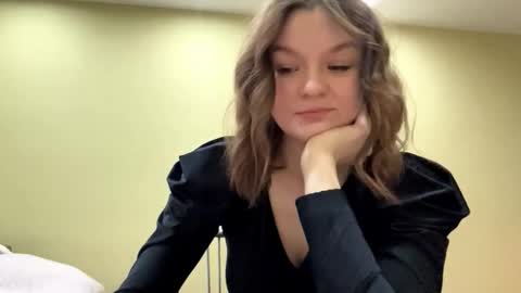 Snapshot of elfredabalderama chatting on 02.27.26 Mila online show from 02.27.26