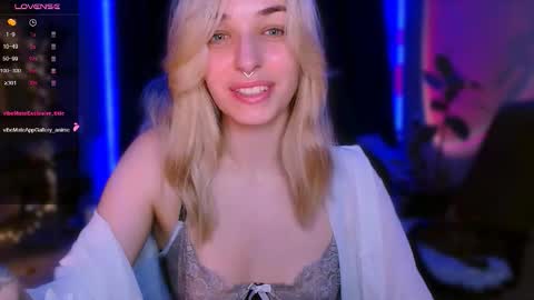 Snapshot of eli_llie chatting on 10.23.25 Eli online show from 10.23.25