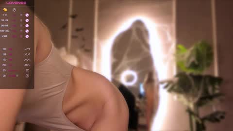 Snapshot of eli_llie chatting on 11.04.25 Eli online show from 11.04.25