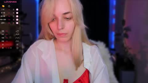 Snapshot of eli_llie chatting on 11.10.25 Eli online show from 11.10.25