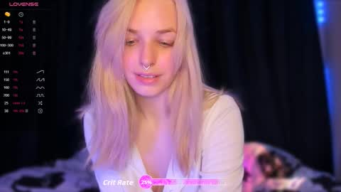 Snapshot of eli_llie chatting on 11.21.25 Eli online show from 11.21.25