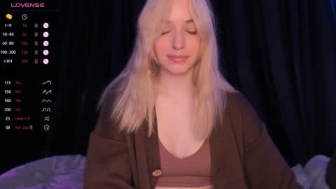 Snapshot of eli_llie chatting on 12.14.25 Eli online show from 12.14.25