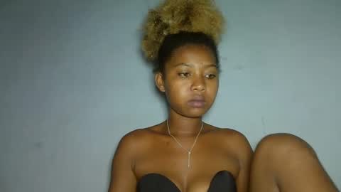 elia011 online show from 01.11.25