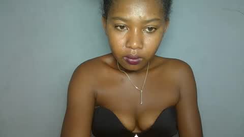 elia011 online show from 01.11.25