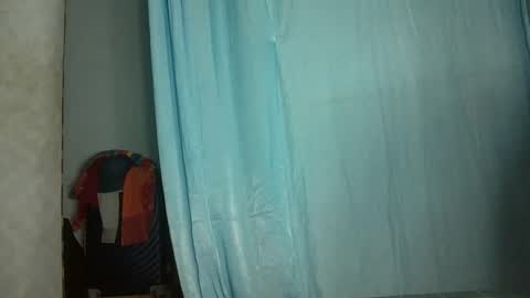 elia011 online show from 01.15.25