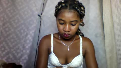 elia011 online show from 01.22.25