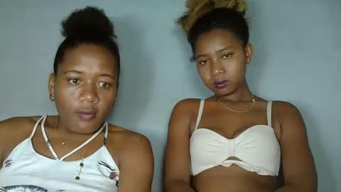 elia011 online show from 02.06.25