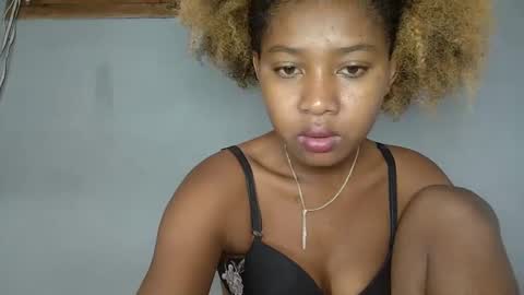 elia011 online show from 02.08.25