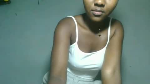 elia011 online show from 10.31.25