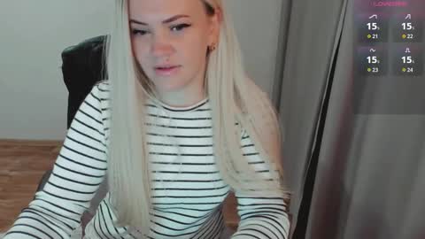 Snapshot of elia_ chatting on 10.01.25 Ella online show from 10.01.25