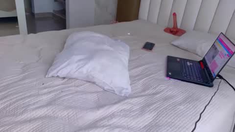 Snapshot of elianabort_ chatting on 06.10.26 Eliana Bort online show from 06.10.26