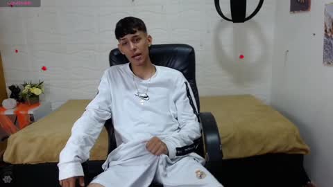 Snapshot of eliasblue chatting on 12.19.24 E L I A S online show from 12.19.24