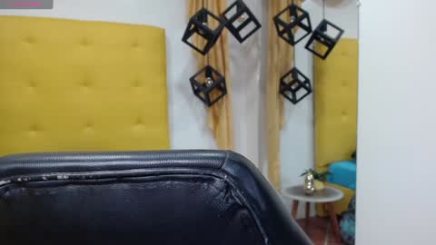 Snapshot of eliasblue chatting on 01.09.25 E L I A S online show from 01.09.25