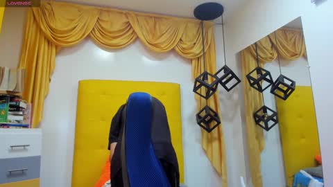 Snapshot of eliasblue chatting on 02.26.25 E L I A S online show from 02.26.25