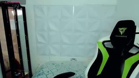 Snapshot of elii_797 chatting on 12.04.24 bby-santy online show from 12.04.24