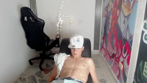 Snapshot of elii_797 chatting on 02.13.25 bby-santy online show from 02.13.25