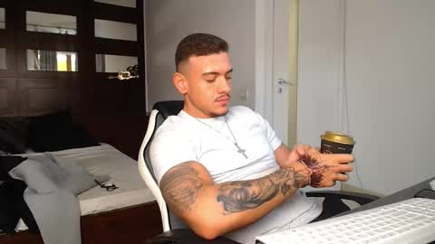 Snapshot of elijahthorne chatting on 02.04.26 ElijahThorne online show from 02.04.26