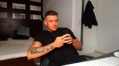 Snapshot of elijahthorne chatting on 02.27.26 ElijahThorne online show from 02.27.26
