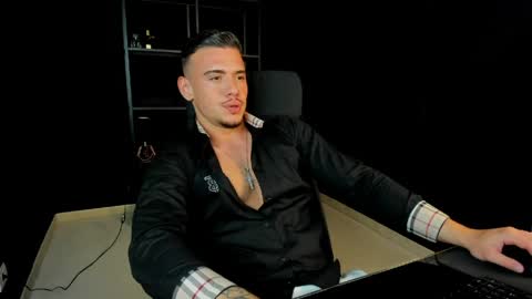 Snapshot of elijahthorne chatting on 04.09.26 ElijahThorne online show from 04.09.26