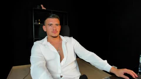 Snapshot of elijahthorne chatting on 04.10.26 ElijahThorne online show from 04.10.26